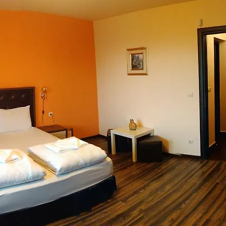 Family Hotel 2*